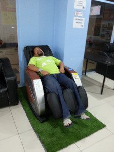 Pengguna kerusi urut Rakan Vending 4