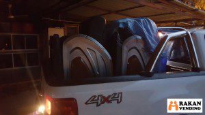 2 unit kerusi urut layan diri