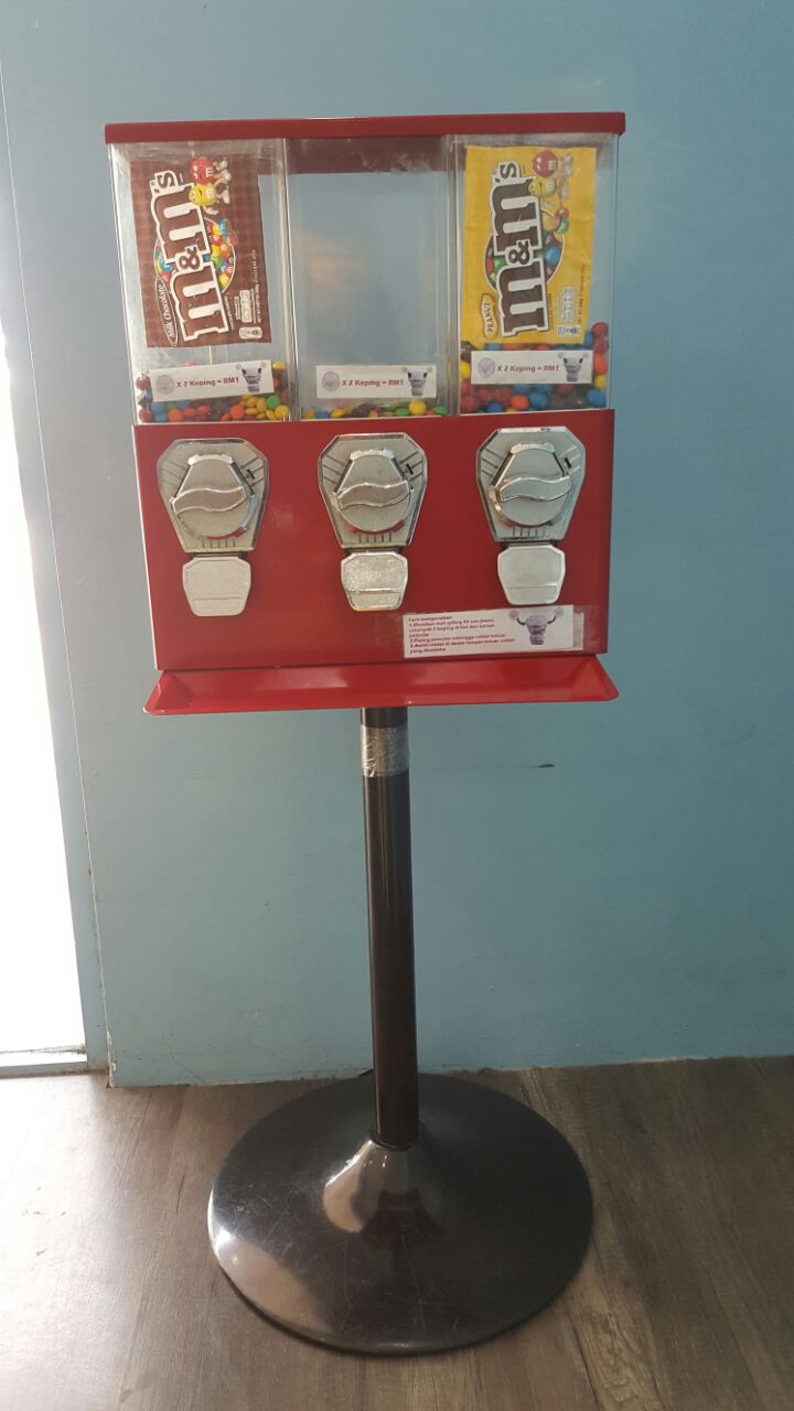 Triple Candy Gumball Vending Machine 5